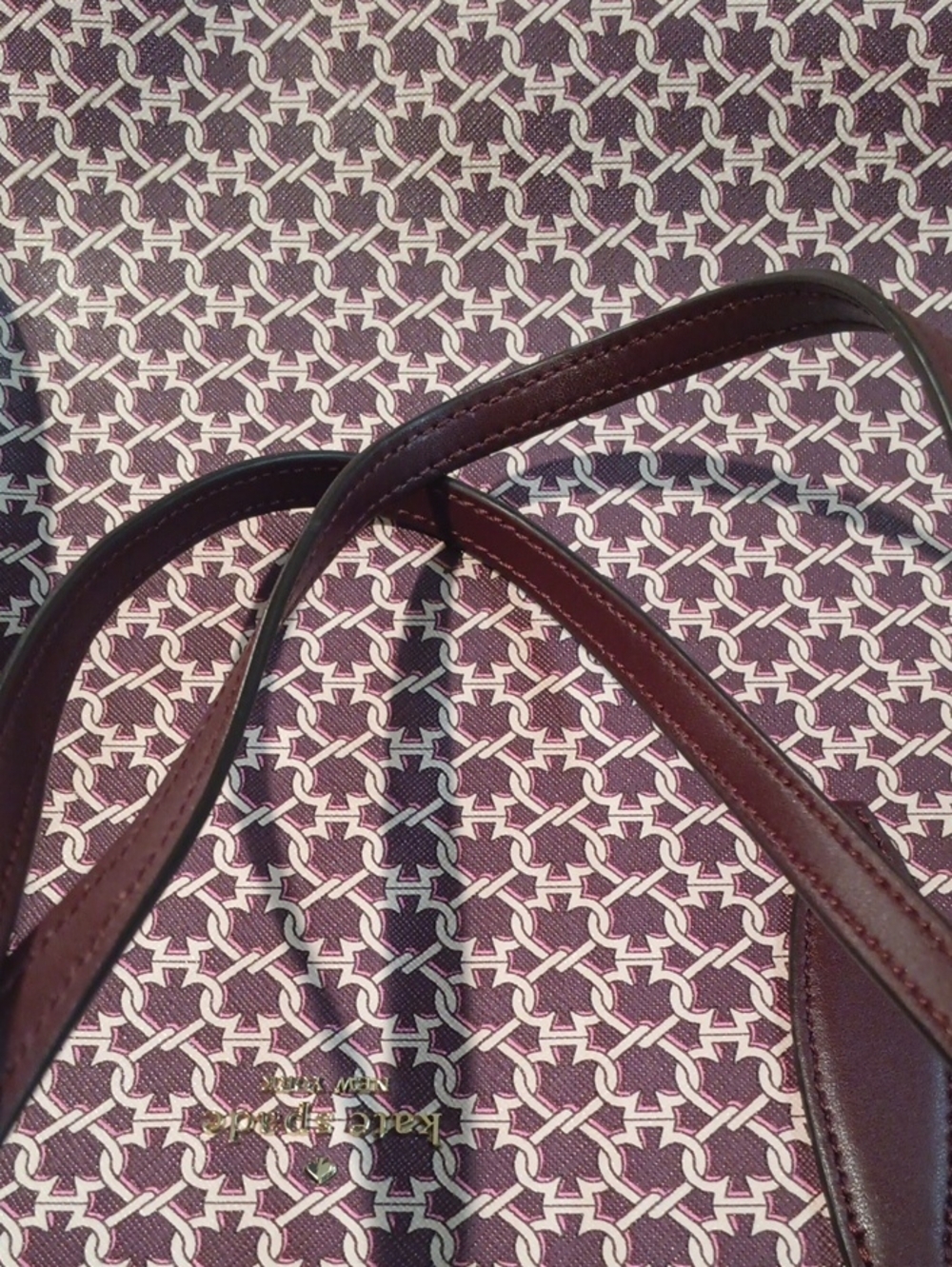 kate spade Link Tote- Stylish Everyday Carry - Picture 11 of 15